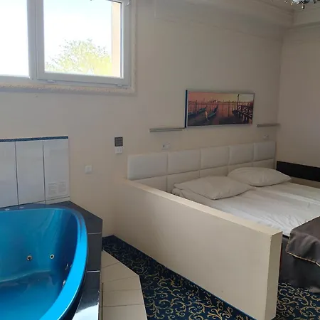 Hotel Venecia Palace Michałowice Zewnętrze zdjęcie
